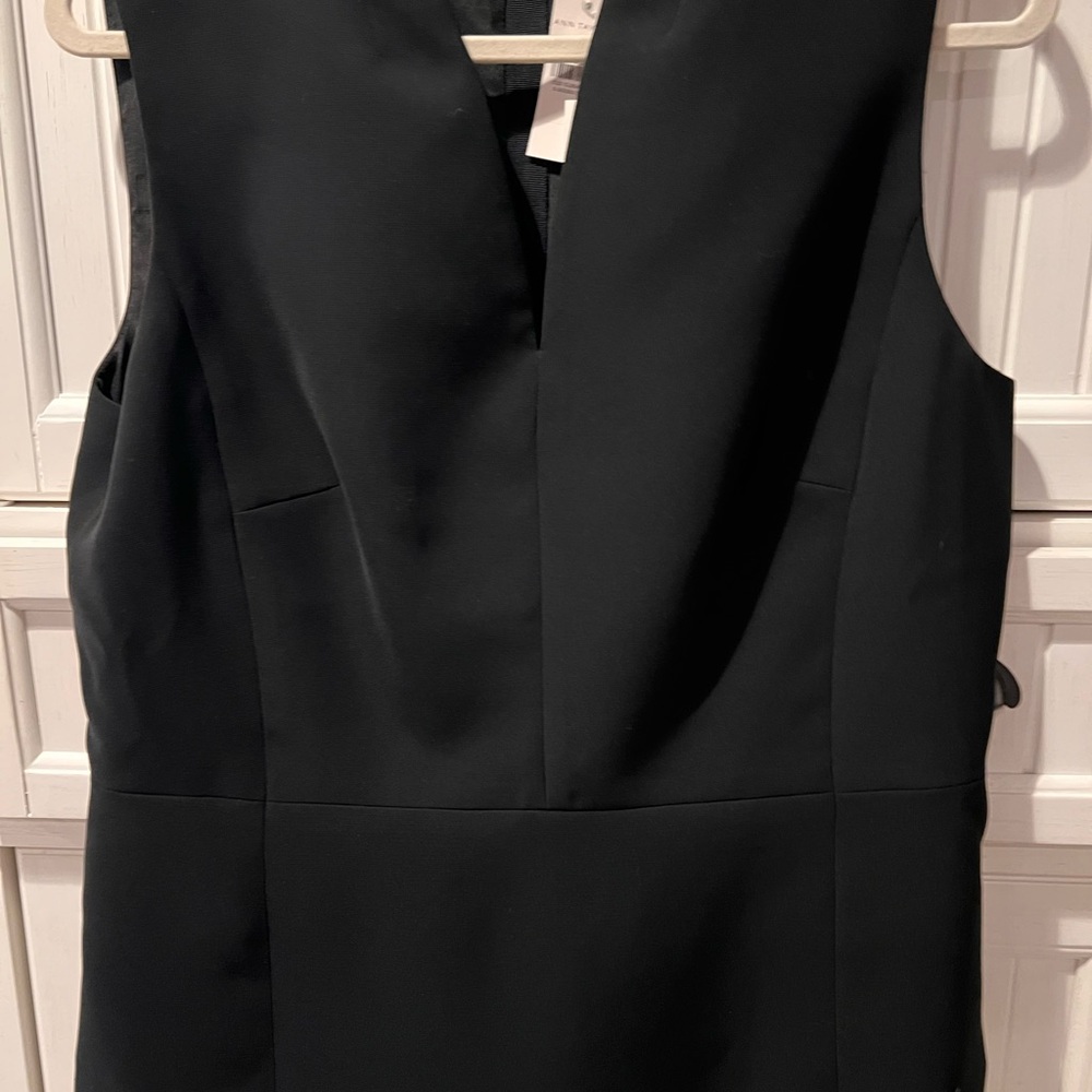 NWT - Ann Taylor Crepe Vneck Suiting Blouse - Size 10